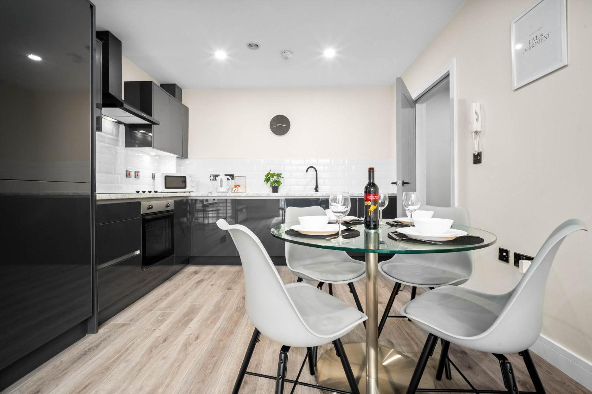 New Luxury Two Bedroom Apartment - City Centre - Netflix - Wifi - Top Rated - Jq 8Ah バーミンガム エクステリア 写真